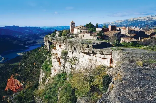 «Самая красивая деревня Испании» отказалась от титула из-за страха наплыва туристов