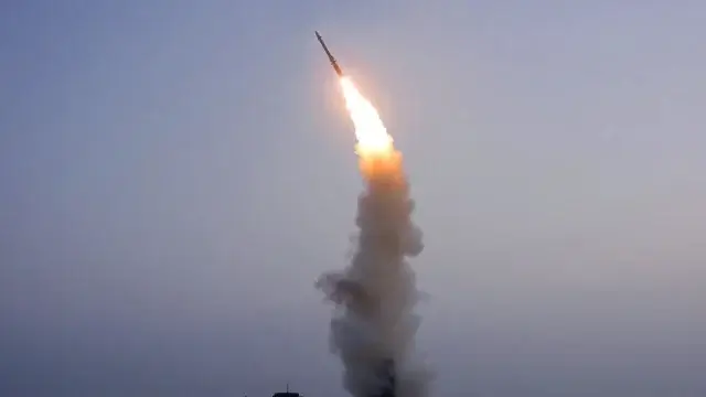 Северная и Южная Корея запустили ракеты в стороны друг друга