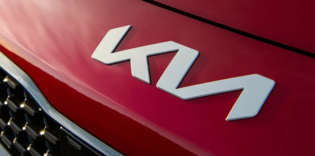 Автомобилисты не могут распознать новый логотип KIA