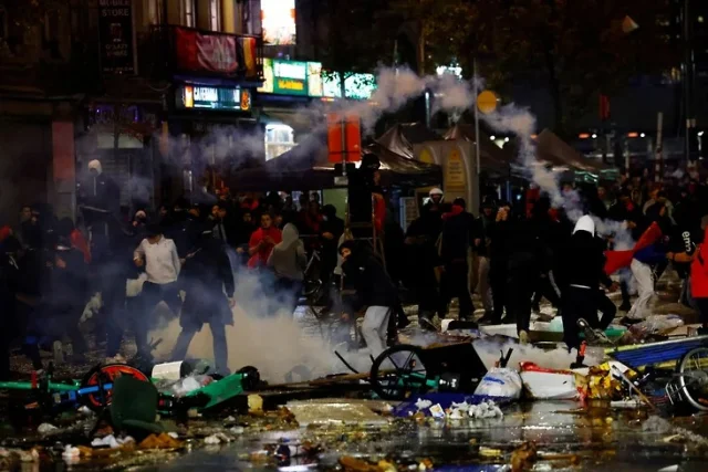 Футбольные фанаты устроили беспорядки после поражения сборной Бельгии на ЧМ