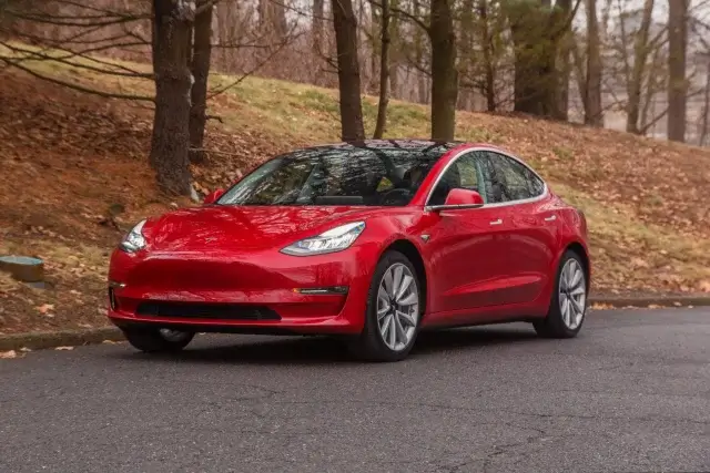 Tesla на 20% снизила цены на электромобили в Европе и США