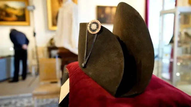 Шляпу Наполеона продали за 1,9 млн евро