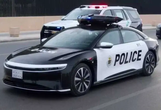 Полицейские машины будущего появились в Саудовской Аравии