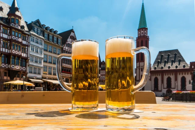 Названы города Европы с самым дешевым пивом