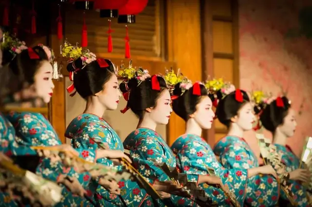 Район с гейшами закроют в Киото из-за «неконтролируемого» поведения