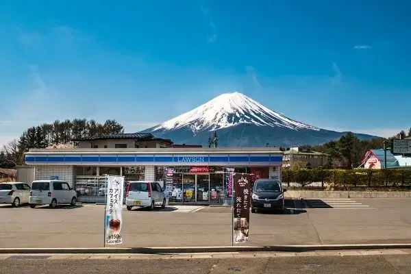 Вид на гору Фудзи закроют забором из-за туристов